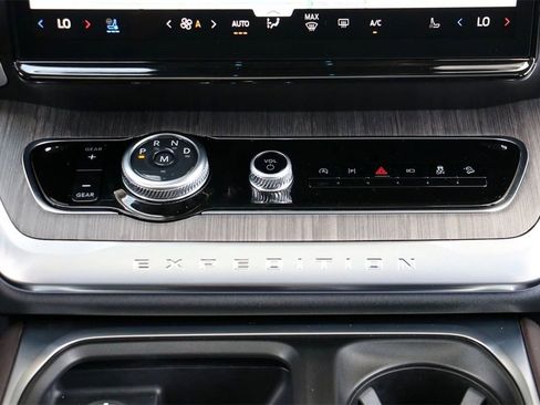 New 2025 Ford Expedition Platinum w/ Platinum Ultimate Package image 27