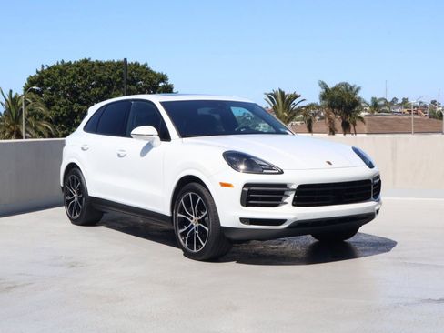 Certified 2023 Porsche Cayenne AWD/4WD image 7