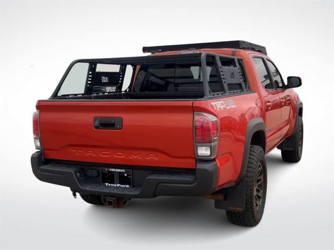 Used 2017 Toyota Tacoma TRD Off-Road image 8