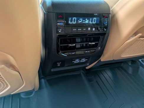 Used 2024 Jeep Grand Cherokee Summit AWD/4WD image 34