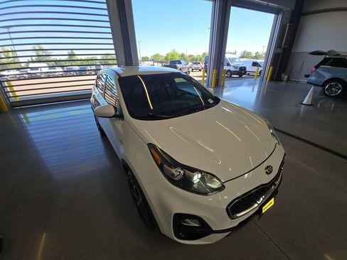 Used 2021 Kia Sportage LX AWD/4WD image 30