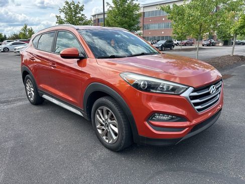 Used 2017 Hyundai Tucson SE AWD/4WD image 1