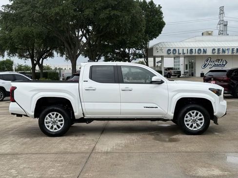 Used 2026 Toyota Tacoma SR5 RWD image 3