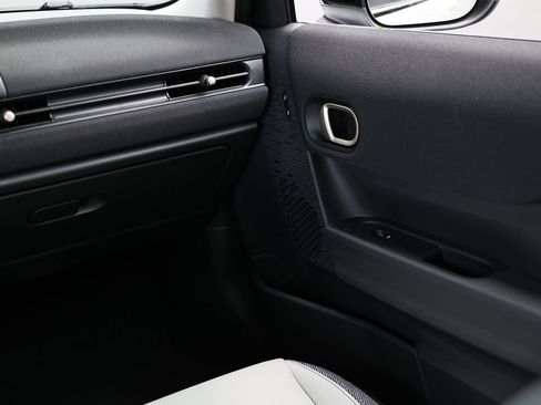Used 2025 MINI Cooper 4-Door Hardtop FWD image 28