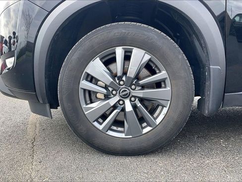 Used 2023 Nissan Pathfinder S image 2