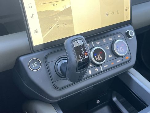 New 2026 Land Rover Defender 110 X-Dynamic SE image 28