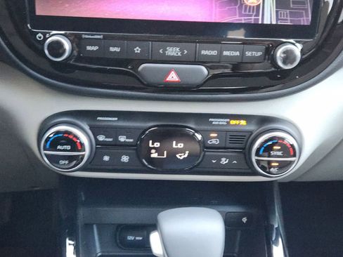 Certified 2025 Kia Soul EX FWD image 17