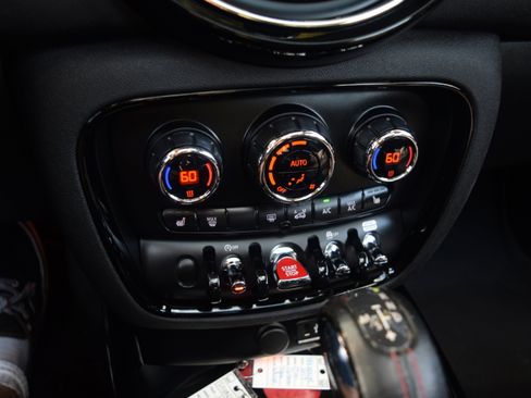 Used 2019 MINI Cooper Clubman S image 11