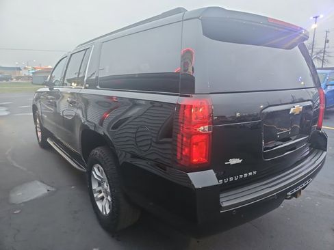 Used 2019 Chevrolet Suburban LT image 4