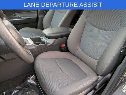 Used 2023 Toyota RAV4 LE image 12