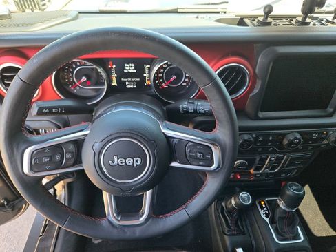 Used 2018 Jeep Wrangler Unlimited Rubicon w/ Dual Top Group AWD/4WD image 25