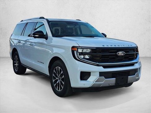 Used 2025 Ford Expedition Platinum AWD/4WD image 3