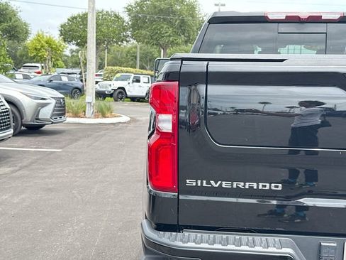 Used 2025 Chevrolet Silverado 1500 High Country w/ High Country Premium Package AWD/4WD image 10