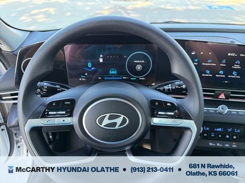 Certified 2024 Hyundai Elantra SEL FWD image 3