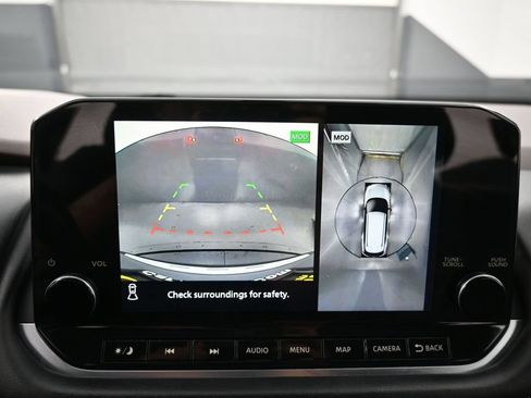 Used 2021 Nissan Rogue Platinum FWD image 12