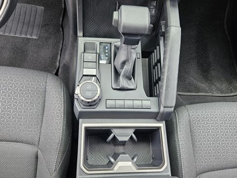 Certified 2025 Toyota 4Runner SR5 AWD/4WD image 16