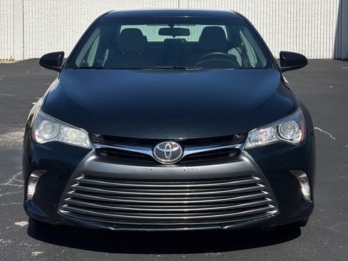 Used 2015 Toyota Camry LE image 5