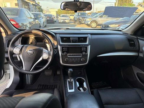 Used 2017 Nissan Altima 2.5 SR w/ Midnight Edition Package FWD image 23
