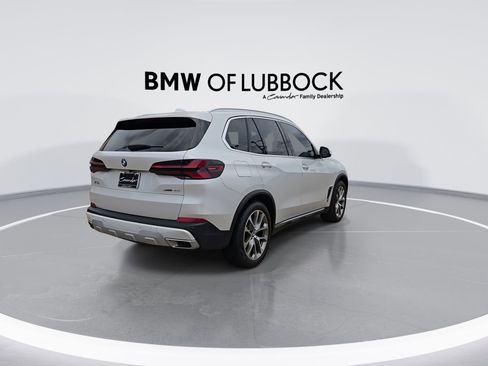 Certified 2024 BMW X5 xDrive40i w/ Premium Package AWD/4WD image 8