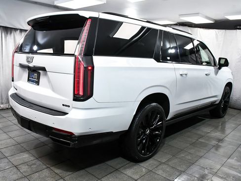 Used 2026 Cadillac Escalade ESV Platinum Sport w/ LPO, ONYX Package AWD/4WD image 6