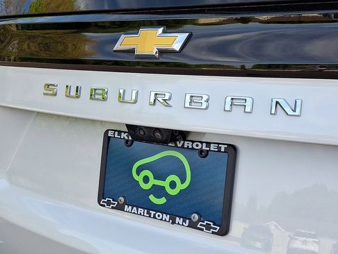 Certified 2025 Chevrolet Suburban High Country AWD/4WD image 24