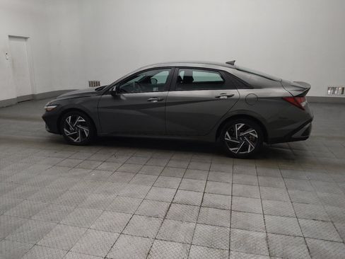 Used 2025 Hyundai Elantra Sport FWD image 3