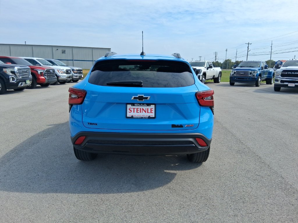 Used 2024 Chevrolet Trax RS w/ Sunroof Package FWD image 14
