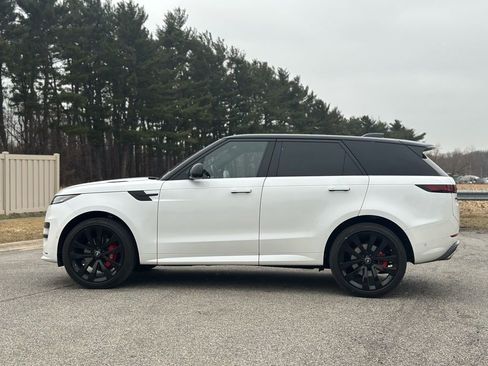 Used 2024 Land Rover Range Rover Sport Dynamic SE image 4