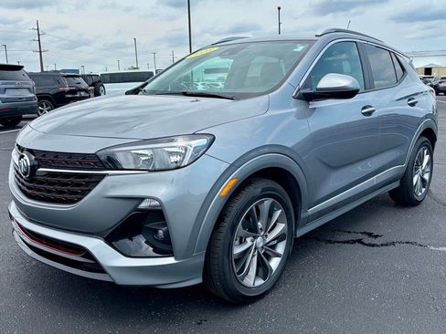 Used 2023 Buick Encore GX Select w/ Sport Touring Package FWD image 3