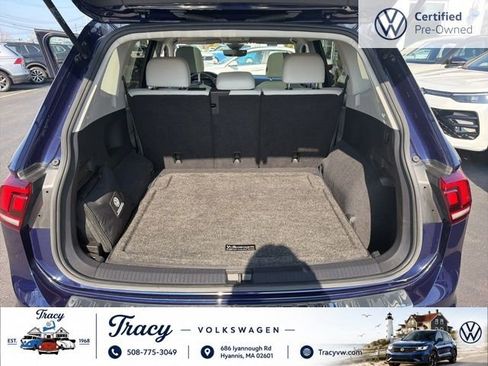 Certified 2023 Volkswagen Tiguan SE w/ Panoramic Sunroof Package AWD/4WD image 17