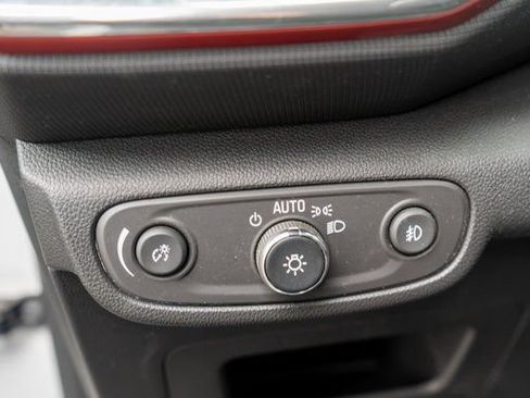 Used 2022 Chevrolet TrailBlazer RS w/ Technology Package AWD/4WD image 19