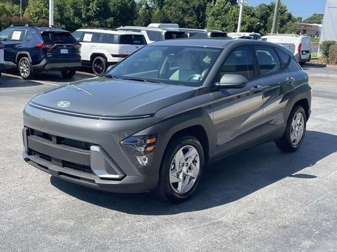 Used 2026 Hyundai Kona SE FWD image 3