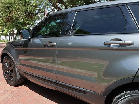 Used 2018 Land Rover Range Rover Evoque SE Premium AWD/4WD image 23