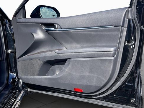Used 2024 Toyota Camry SE image 23