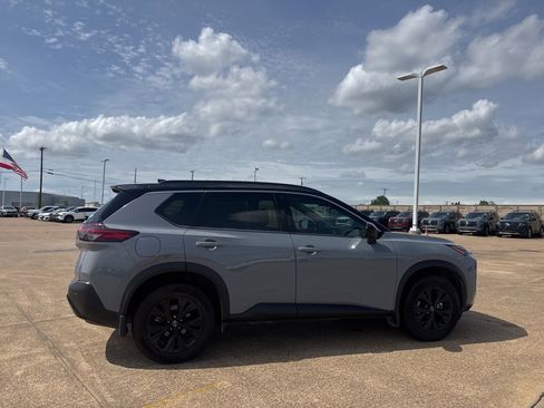Certified 2023 Nissan Rogue SV w/ SV Premium B Package FWD image 23