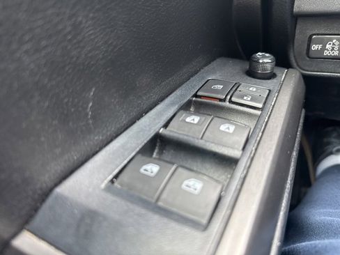 Used 2022 Toyota Tacoma TRD Off-Road w/ Technology Package image 18