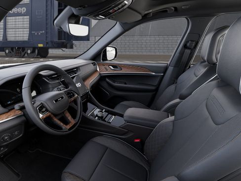 New 2025 Jeep Grand Cherokee Summit image 30