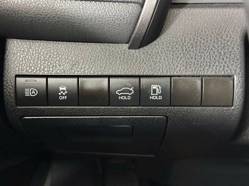Used 2024 Toyota Camry SE AWD/4WD image 18