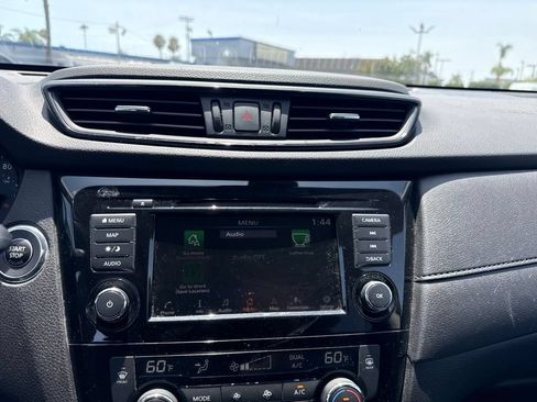 Used 2020 Nissan Rogue SV w/ Sun & Sound Touring Package FWD image 14