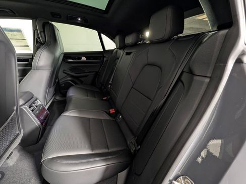 New 2026 Porsche Macan Electric image 25