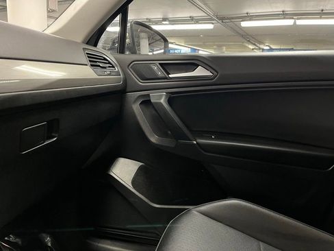 Certified 2020 Volkswagen Tiguan SE image 28