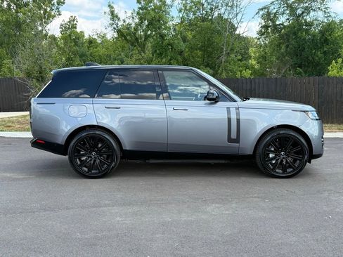 New 2025 Land Rover Range Rover SE image 7