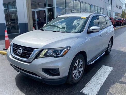 Used 2018 Nissan Pathfinder S image 4