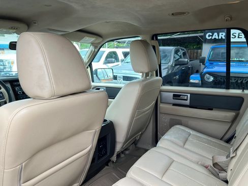Used 2013 Ford Expedition XLT RWD image 12
