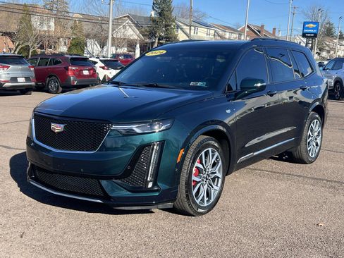 Used 2024 Cadillac XT6 Sport w/ Technology Package image 3