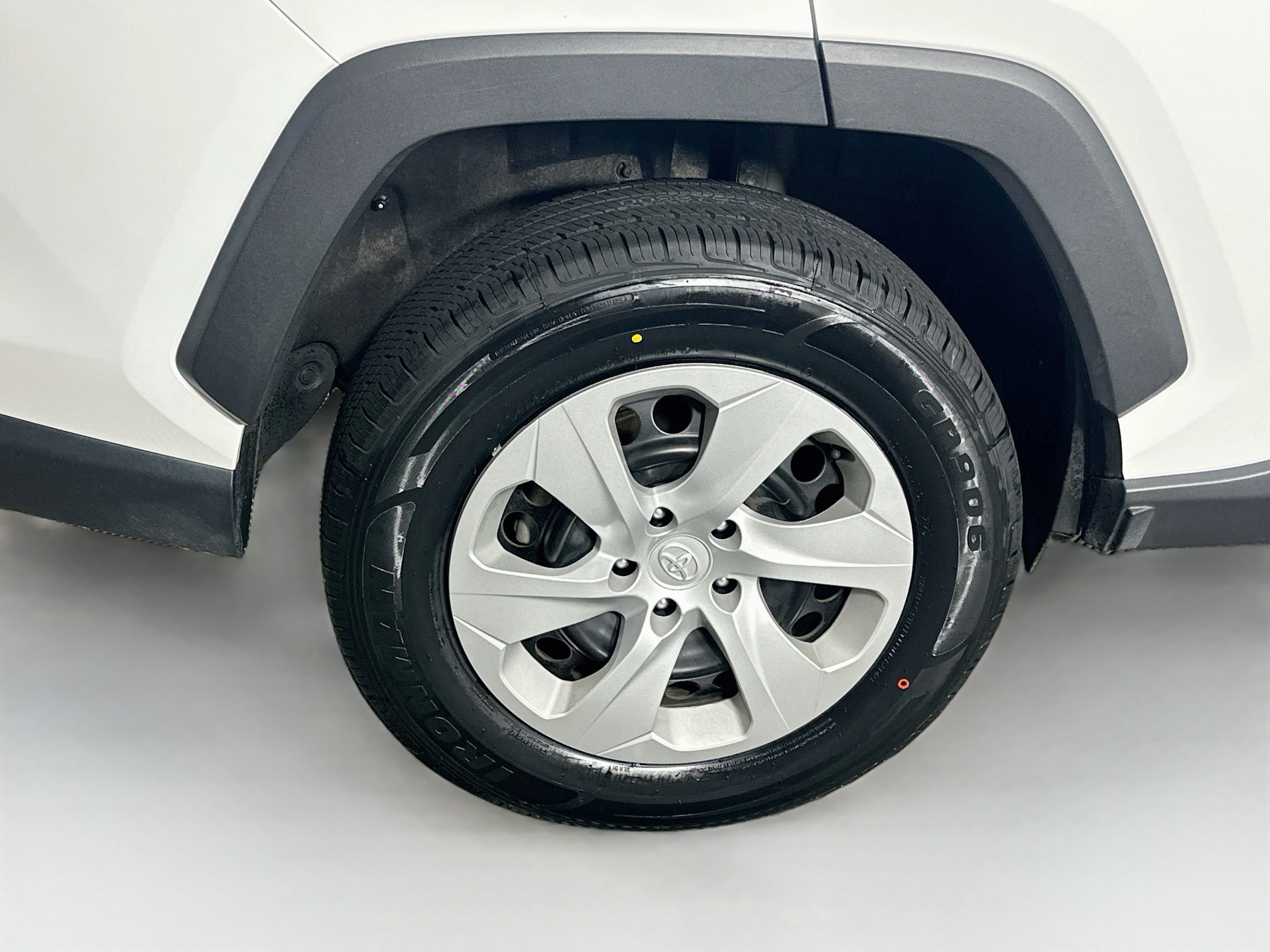 Used 2024 Toyota RAV4 LE AWD/4WD image 11