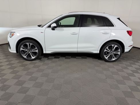 Used 2020 Audi Q3 2.0T Premium Plus AWD/4WD image 2