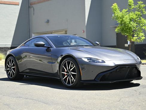 Used 2020 Aston Martin V8 Vantage Coupe RWD image 1