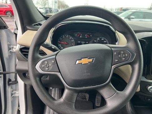 Used 2023 Chevrolet Traverse LS image 13