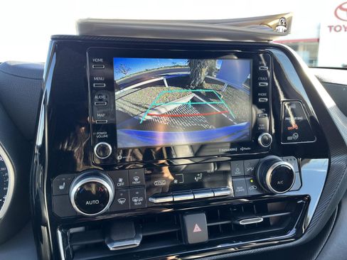 Used 2021 Toyota Highlander XSE image 40